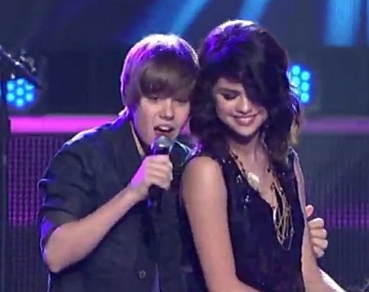 biebgomez - a SELL 4