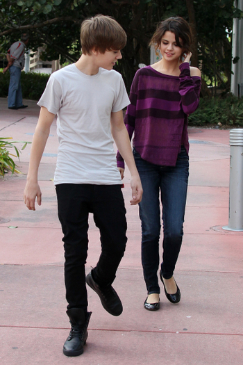 selena-gomez-justin-bieber-03 - a SELL 4