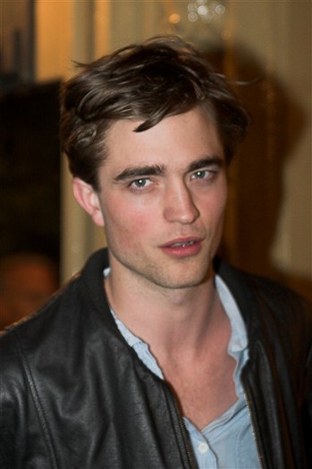 robert-pattinson-745634l