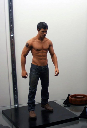 shirtless-jacob-black-action-figure