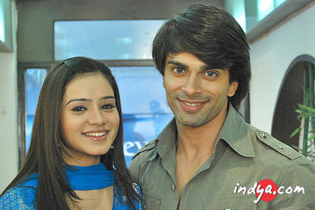 29268408_PULPUTLCE - xxArmaan si Ridhima-Karan Singh Grover si Sukirti Kandpalxx