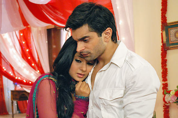 31558571_PVLEJHQFY - xxArmaan si Ridhima-Karan Singh Grover si Jennifer Wingetxx