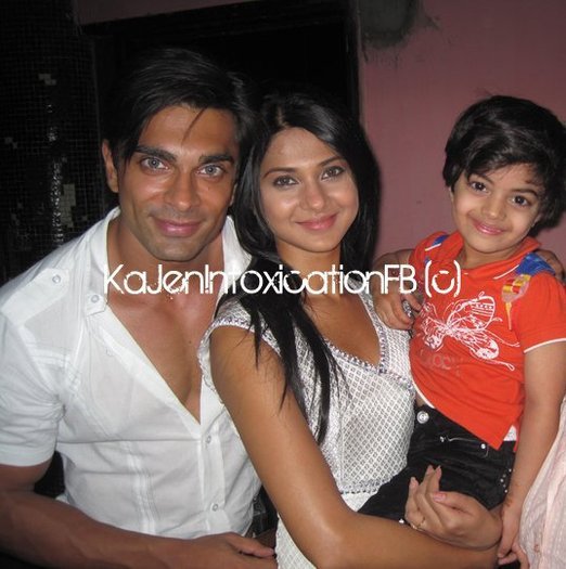 31558703_BESXLBQME - xxArmaan si Ridhima-Karan Singh Grover si Jennifer Wingetxx