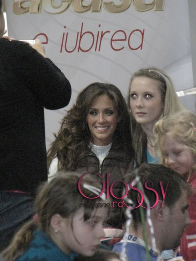 Anahi-Meet-and-greet-Bucharest-R-1 - 00 Any in Liberty Center