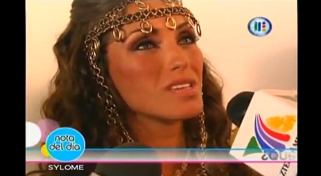 567657656 - Backstage1