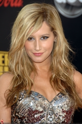 Ashley Tisdale - ASHLEY TISDALE LA AMERICAN MUSIC AWARDS 2007