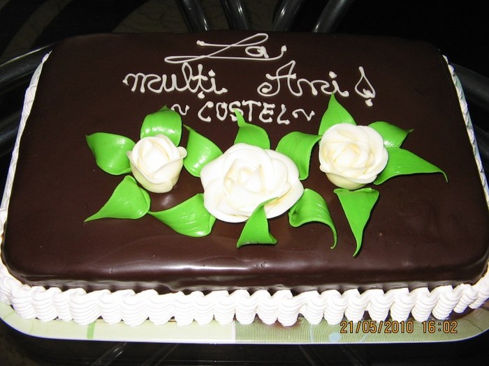 Tort aniversar glasat ciocolata - Torturi si prajituri pentru evenimente
