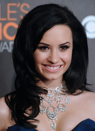 Demi Lovato - DEMI LOVATO LA PEOPLE CHOICE AWARDS 2010