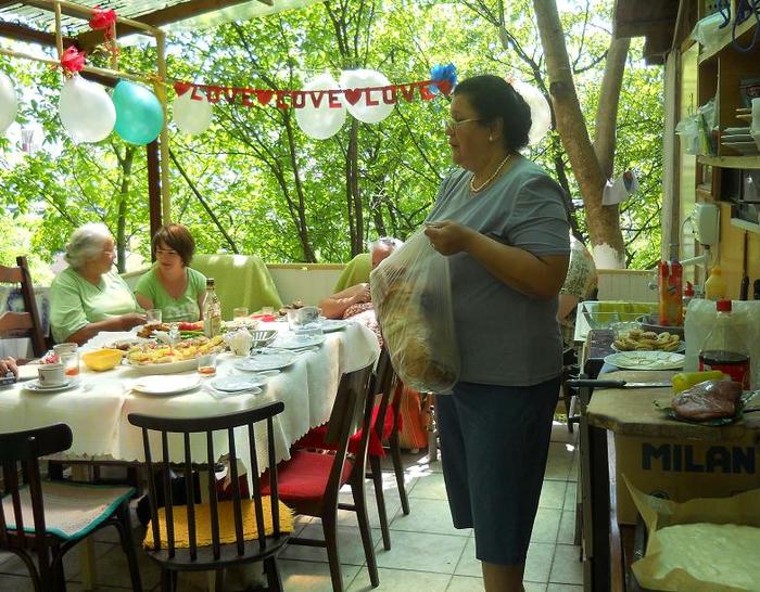 Buni 90 ani! 23 V 2011 037 - Strabunica a implinit 90 de ani