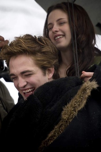 twilightgigglingactorsek0 - bella si edward