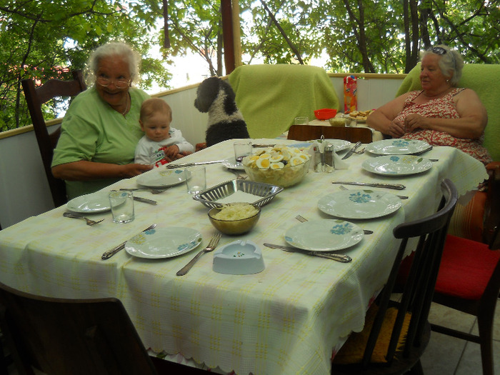 Buni 90 ani! 23 V 2011 094 - Strabunica a implinit 90 de ani