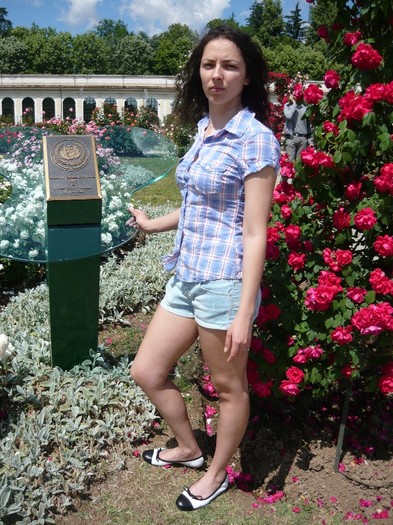 este o gradina care cistigat concursuri de trandafiri