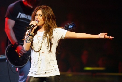 buna tuturor ce faceti??