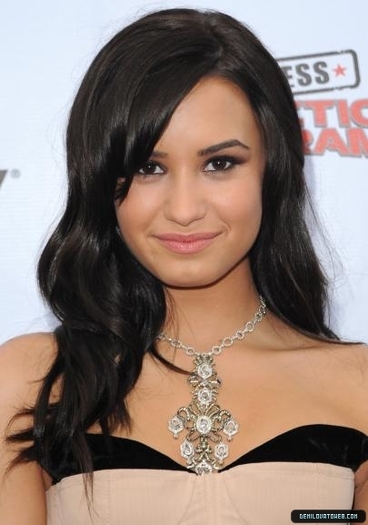 Demi Lovato - DEMI LOVATO LA PRINCESS PROTECTION PROGRAM