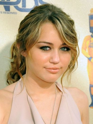Miley Cyrus - MILEY CYRUS LA MTV MOVIE AWARDS 2009