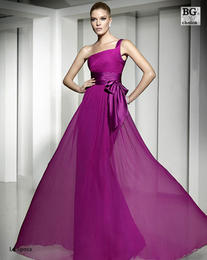 2rochie-seara-silueta-la-sposa-2011_3 - Rochii de seara