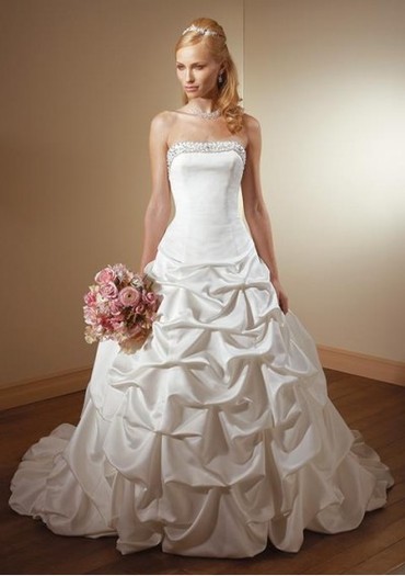 beautiful-and-elegant-princess-strapless-chapel-train-taffeta-wedding-dress-for-brides-2010-style-wd