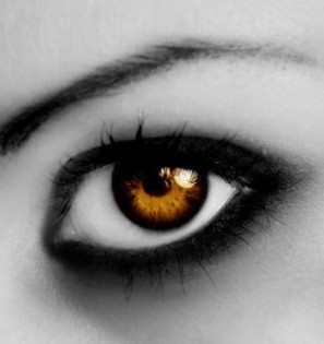 Amber_Eyes_by_JuLyFriDay-283x300 - Vampire