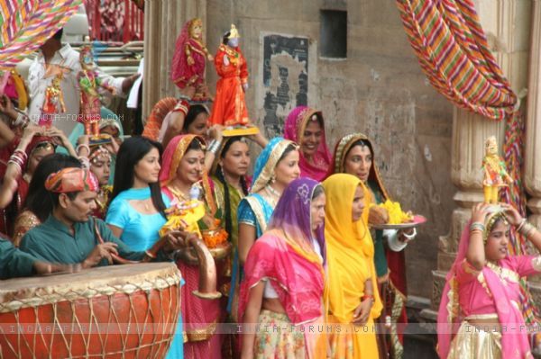 32584-a-still-of-gangaur-pooja