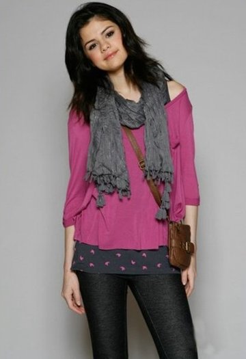 Selena-Gomez-Dream-Out-Loud-5 - aici va arat cat o besk eu pe sell 2