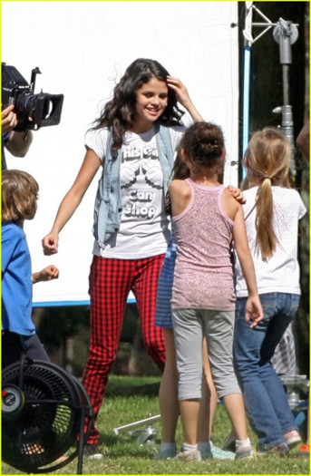 selena-gomez-miley-cyrus-07 - aici va arat cat o besk eu pe sell 2