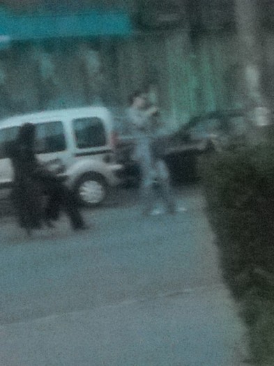 Sedinta foto devreme si pe strada; dimineata la 5 trecute fix, pe linia continua sedinta foto in B-dul DECEBAL
