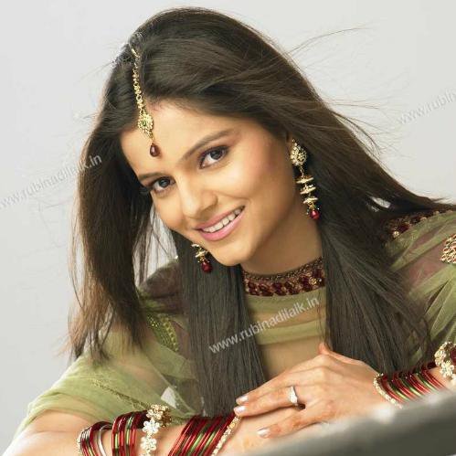 255742_177952682261150_100001392595271_477755_8116429_n - Rubina Dilaik