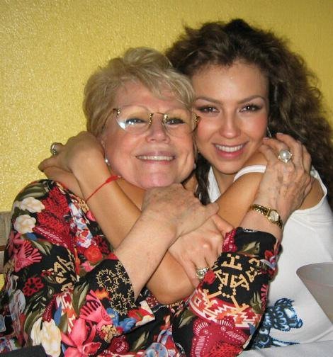 Thalia si mama ei - Thalia si mama ei Yolanda Miranda
