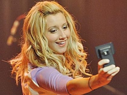 ashley_tisdale_320x240