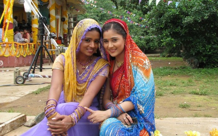 PARUL AND SARA33 - PARUL CHAUHAN AND SARA KHAN