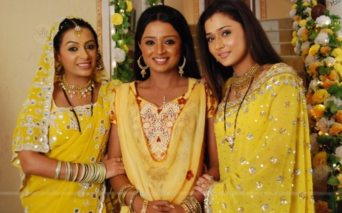 PARUL AND SARA36 - PARUL CHAUHAN AND SARA KHAN