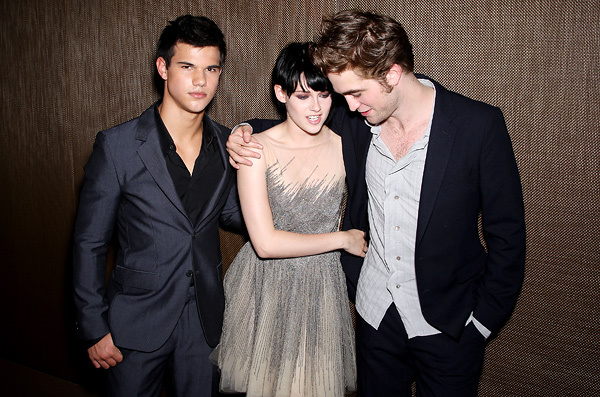robert-pattinson-kristen-stewart-taylor-lautner-pg51203