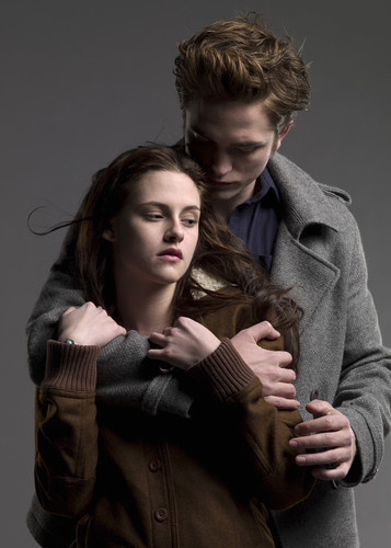 Rob-Kristen-New-Pic-robert-pattinson-and-kristen-stewart-3614113-357-500