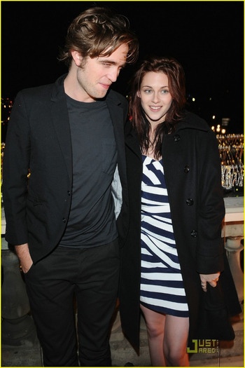 twilight-paris-robert-pattinson-and-kristen-stewart-3024076-816-1222