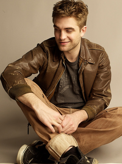 04056v - Robert Pattinson