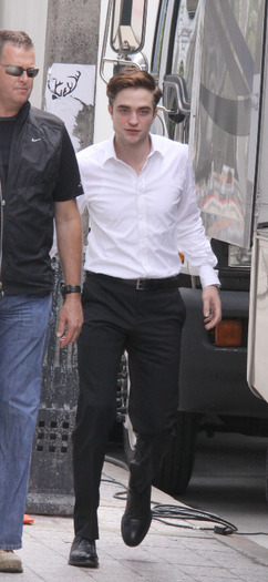 PATTINSONLIFECOSMOPOLIS30052011PT1 (3) - Robert Pattinson