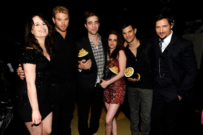 pattinsonlifemma5thjune201128129 - Robert Pattinson
