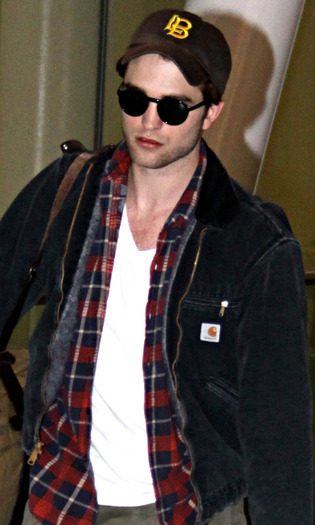 PATTINSONLIFESPLTORONTO (3) - Robert Pattinson