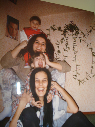 KARINA,CLAUDIA,CRISTINA SI LUIZA