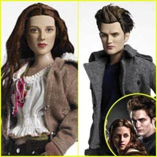 twilight-robert-pattinson-and-kristen-stewart-3215280-300-300