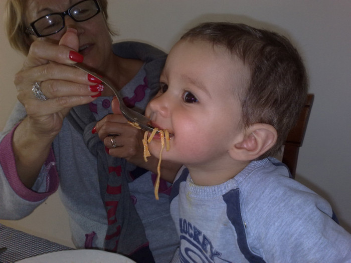 mà invatà nonna sà maninc taierini