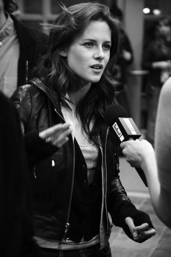 Kristen-Stewart-1272146-520x781 - Kristen Stewart