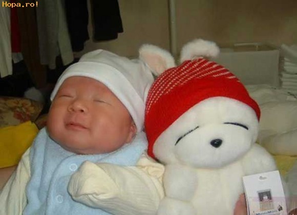 asemanare_perfecta_1225972969 - Poze Bebelusi