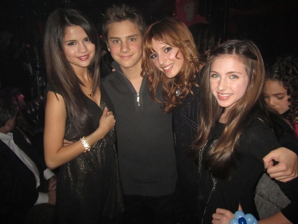 bellathorne3 - aici va arat cat o iubesc pe sell 3