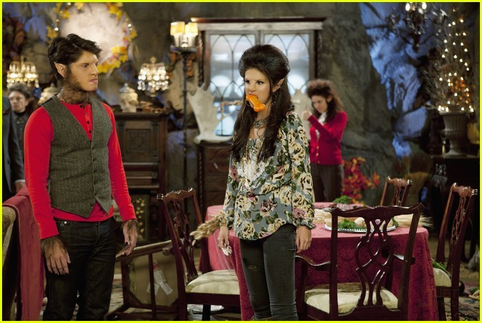 selena-gomez-werewolf-parents-11 - Selena Gomez Meets The Werewolves