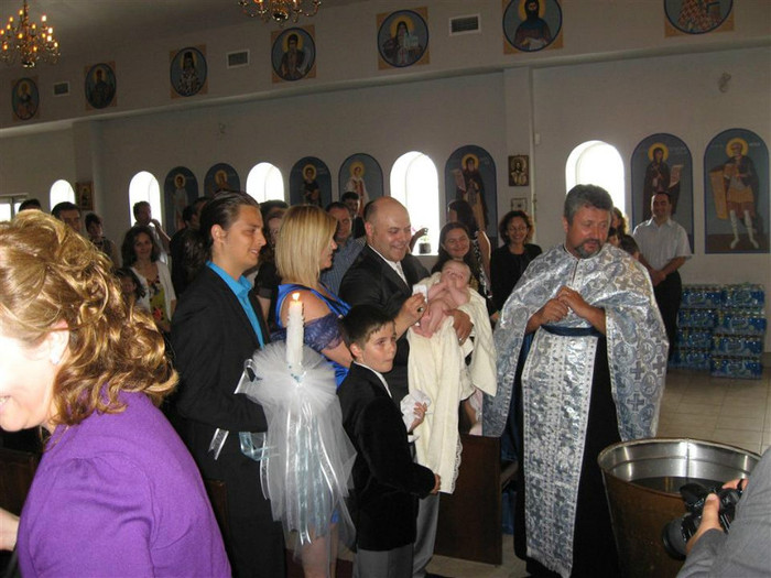 Botez Rafael - foto Magda (113) - 15 Botez Rafael la biserica