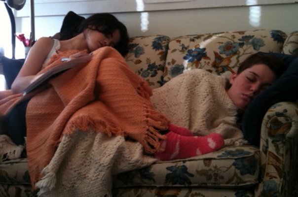 Selena-Gomez-Sleeping - Selly Dormind