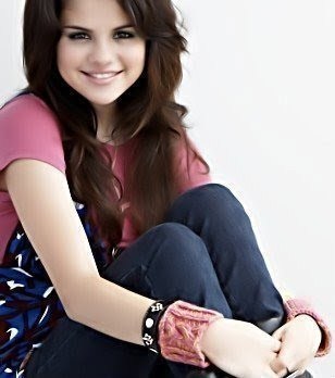 selena-cutie-selena-gomez-11037869-308-348_large