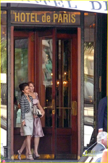 selena-gomez-glams-up-02 - Selena Gomez  Hotel de Paris Pretty