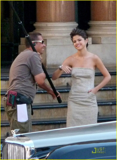 selena-gomez-glams-up-05 - Selena Gomez  Hotel de Paris Pretty